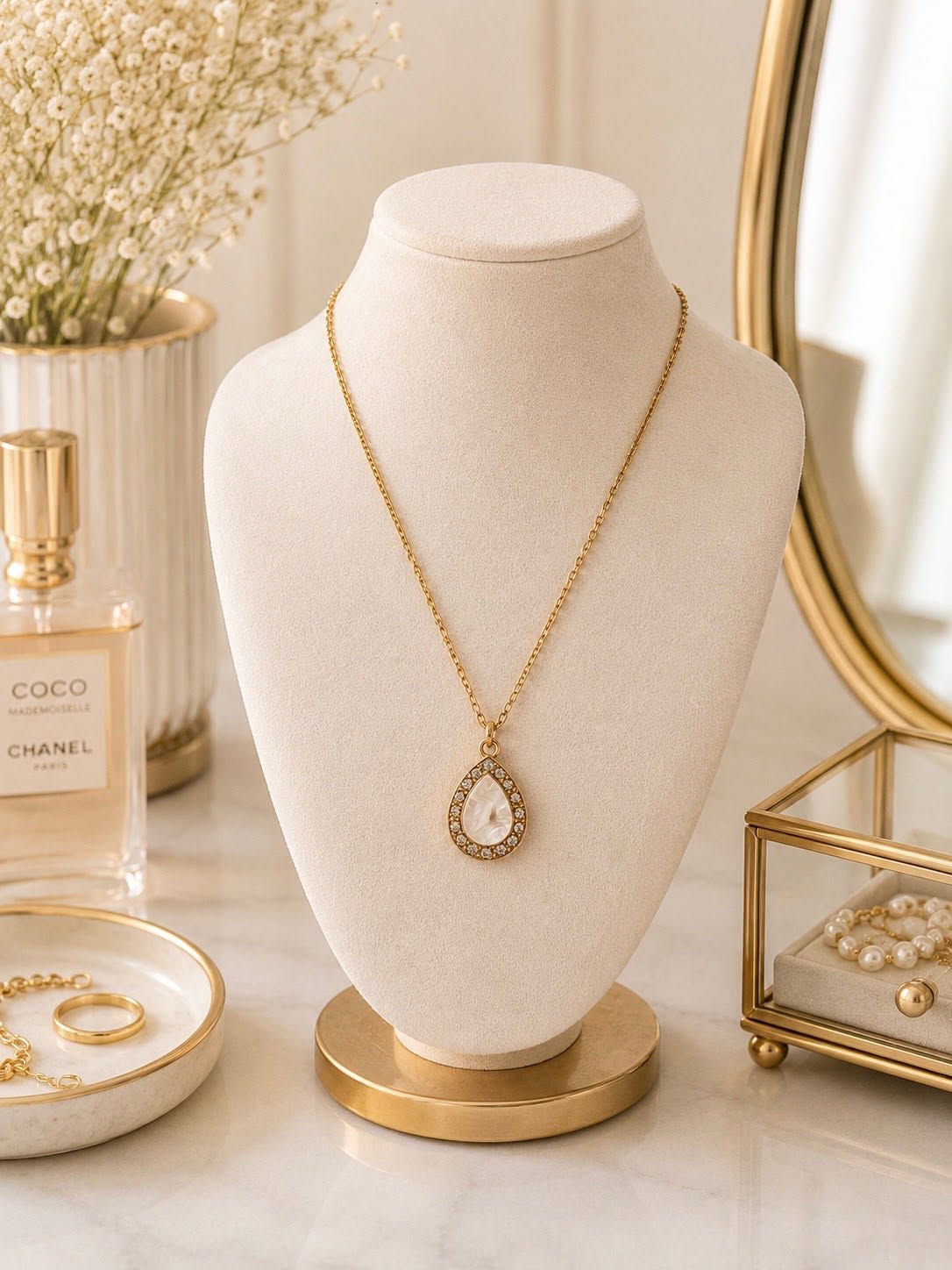 Pearlescent Teardrop Pendant Necklace