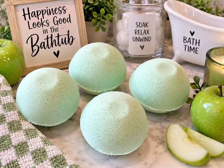Caramel Apple Scented Bath Bombs